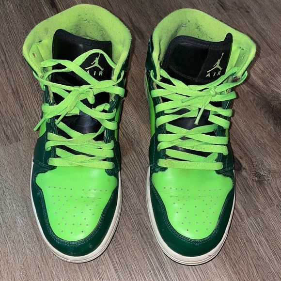 Nike Jordan 1s Retro Gorge Green size 9.5